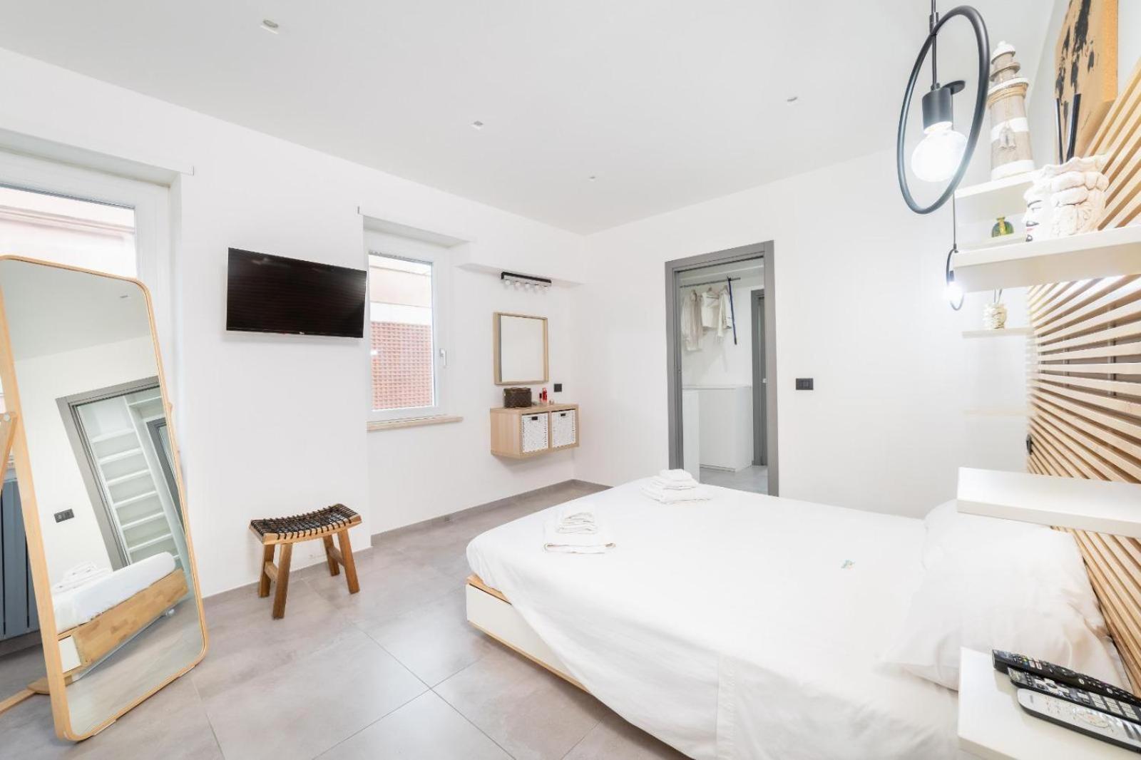 Sole Apartments テッラチーナ エクステリア 写真